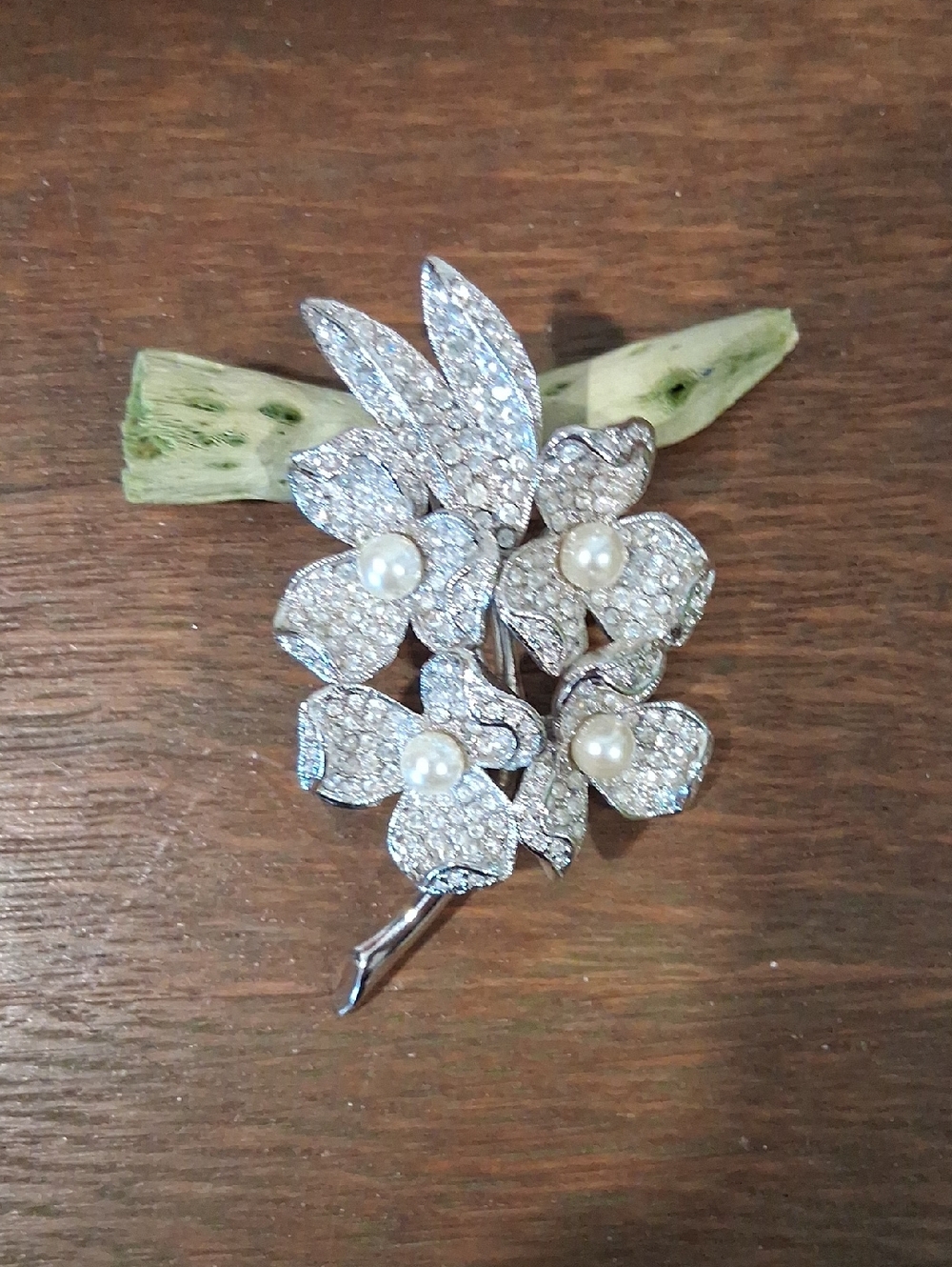Silvertone  Floral Crystal & Pearl Brooch - Sparkling Silver Flower Pin